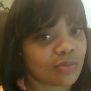 Meet your Posher, Devona